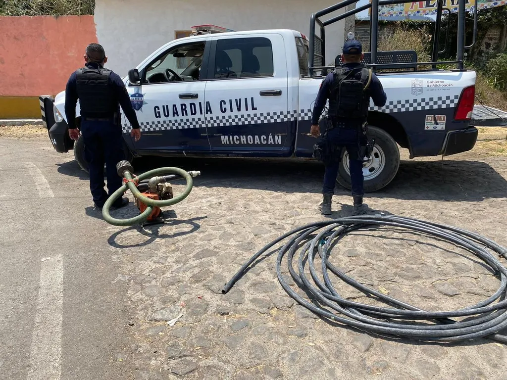 Clausuraron dos tomas ilegales más en el lago de Pátzcuaro