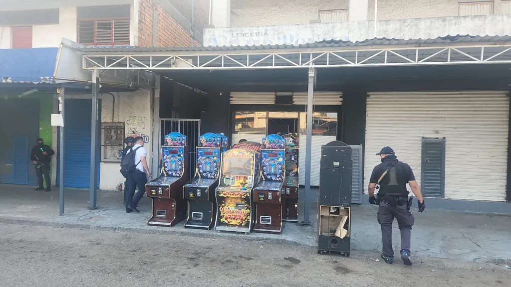Decomisaron máquinas tragamonedas en Lázaro Cárdenas