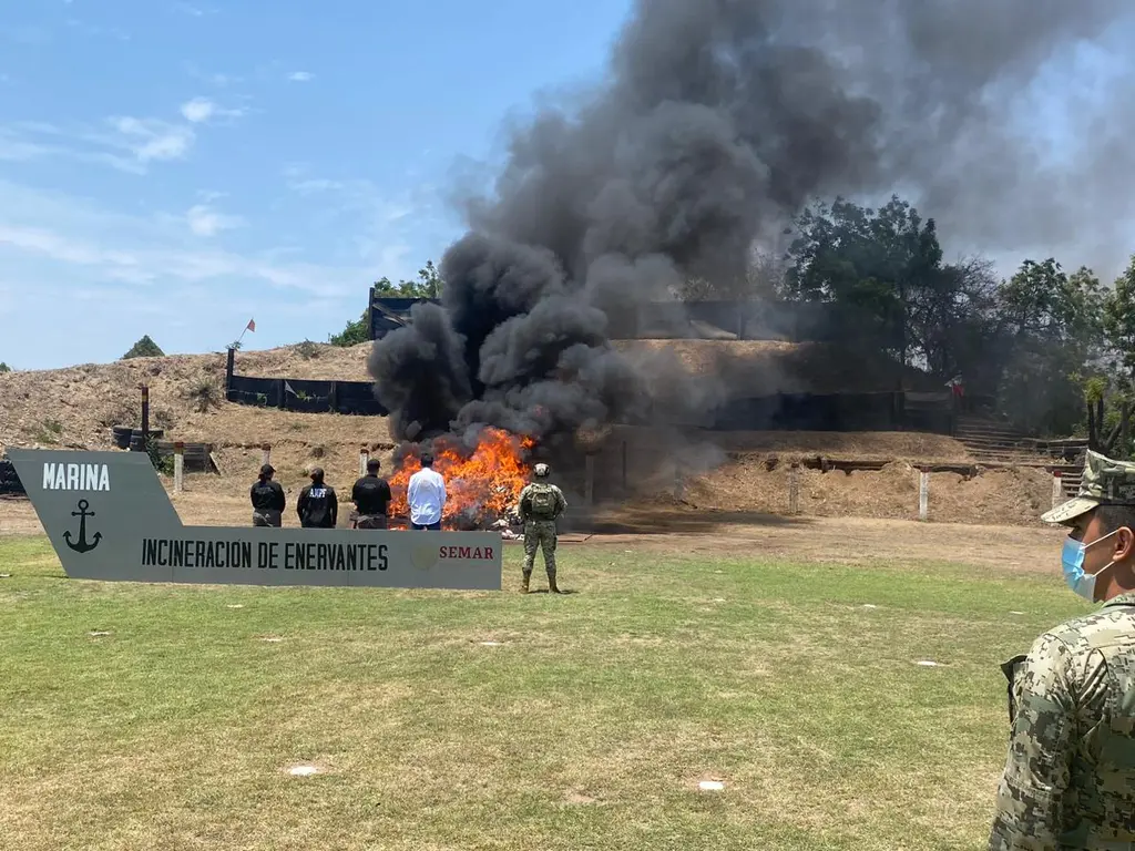 En Lázaro Cárdenas, destruyeron drogas decomisadas en diversos operativos