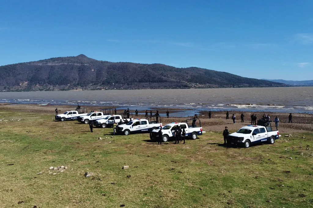 Guardia Civil cuida el lago de Pátzcuaro para evitar robo de agua