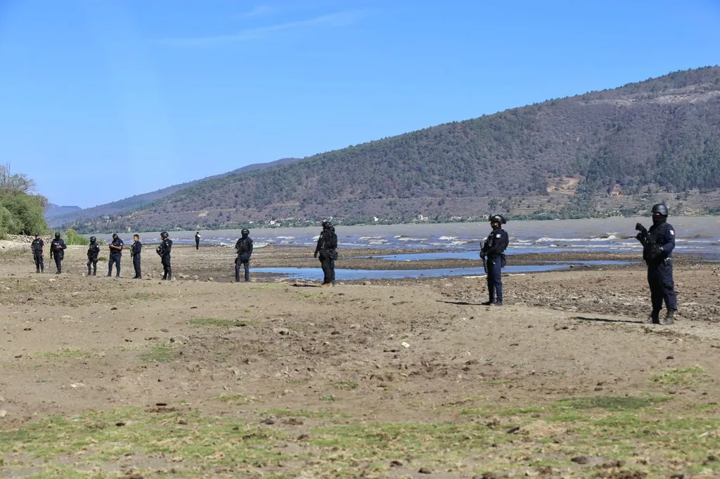 Hay 6 zonas con mayor “huachicoleo” de agua en el lago de Pátzcuaro