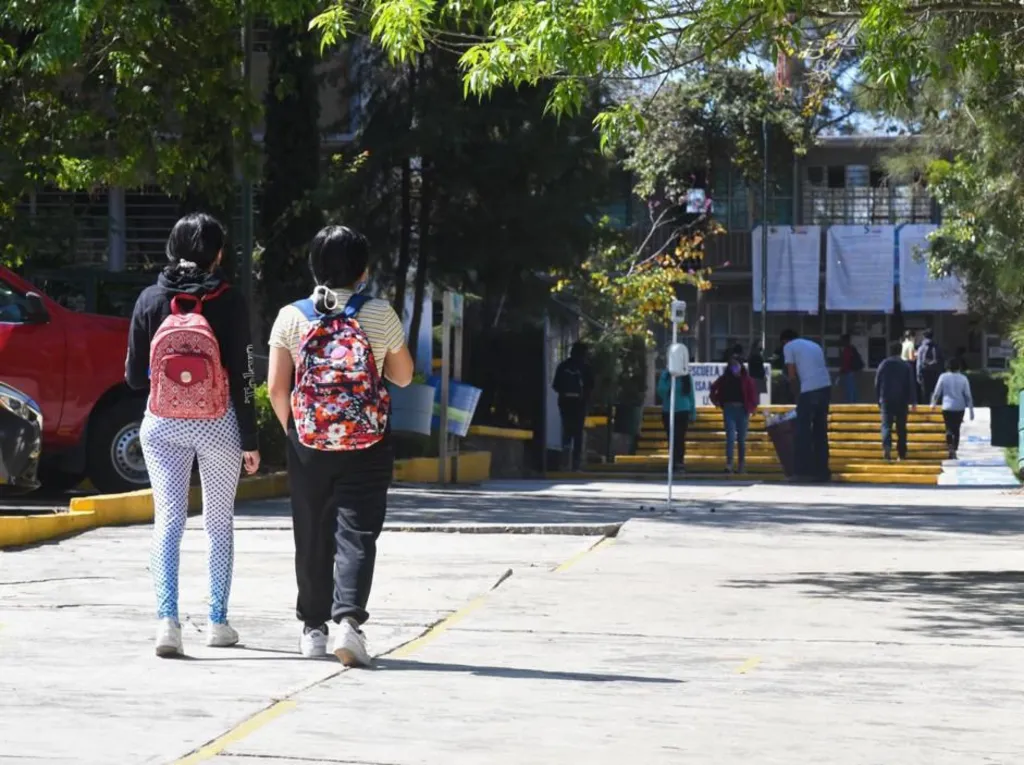 Inscripciones a las prepas de la UMSNH, abiertas hasta mayo
