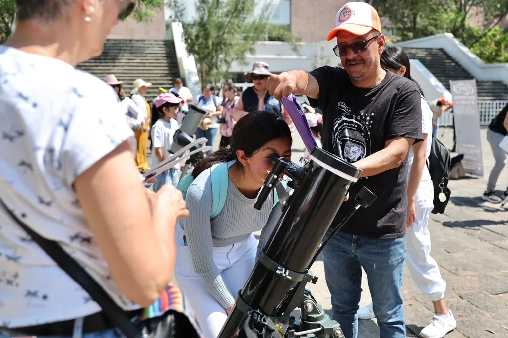 Más de 6 mil personas disfrutaron el eclipse solar en el Planetario de Morelia