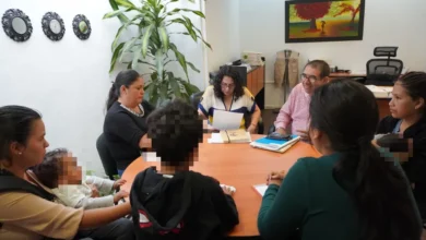 Acusan ante la CEDH a maestra de primaria por cobros ilegales y maltrato