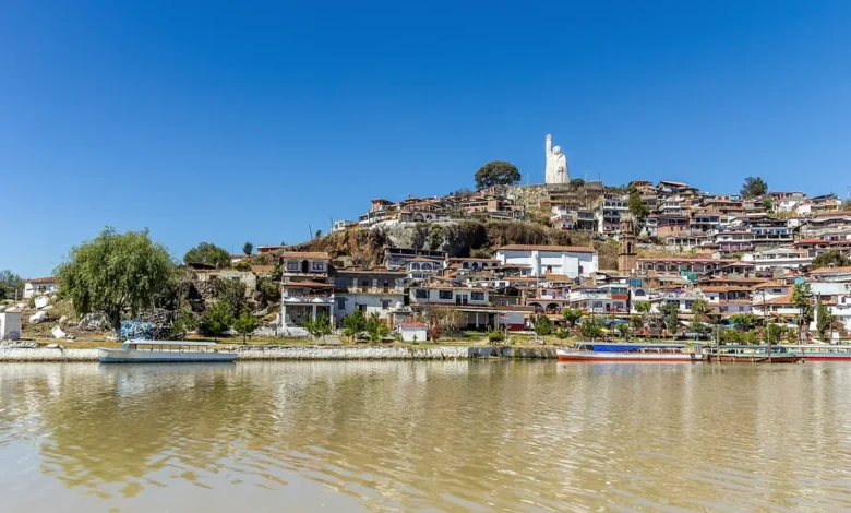 Arranca Marina acciones de dragado para el rescate del lago de Pátzcuaro