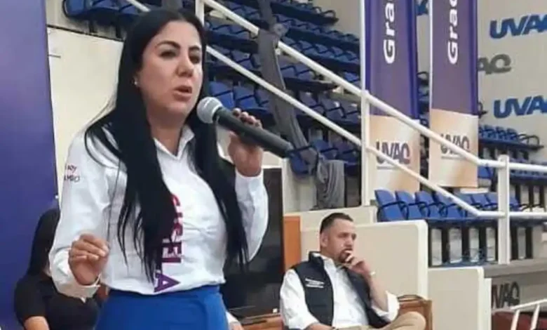 Becas, apoyos para el deporte y la cultura ofrece Gisela Vázquez a jóvenes de la UVAQ