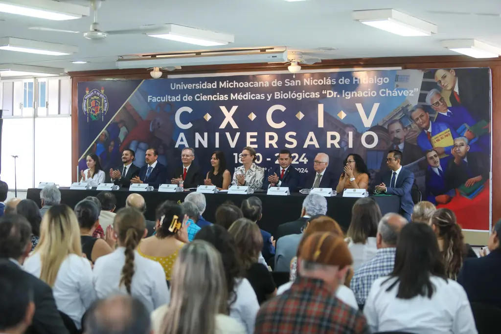 Celebraron el 194 aniversario de la Facultad de Medicina de la UMSNH
