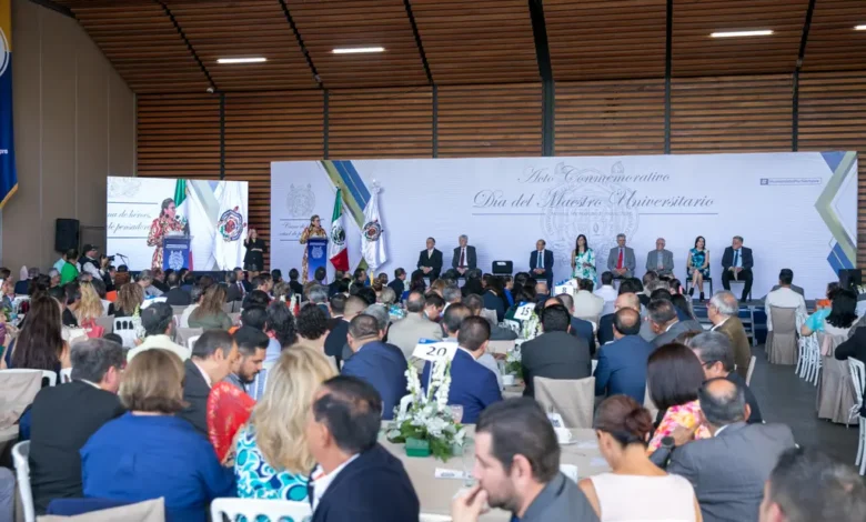 Conmemoran el Día del Maestro Universitario en la UMSNH