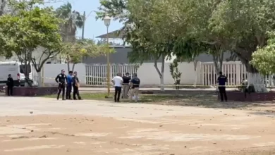 Dejan cadáver afuera de un deportivo en Lázaro Cárdenas