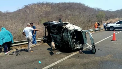 Dos muertos en choque de camionetas en la Siglo XXI
