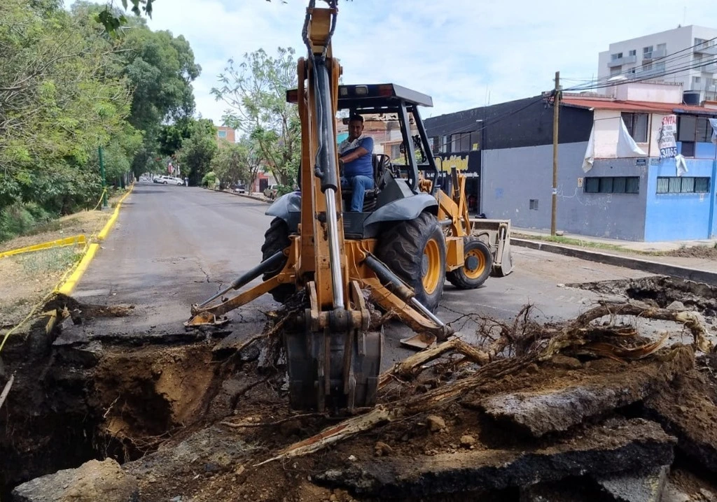El OOAPAS repara fuga en línea que afecta a 9 colonias