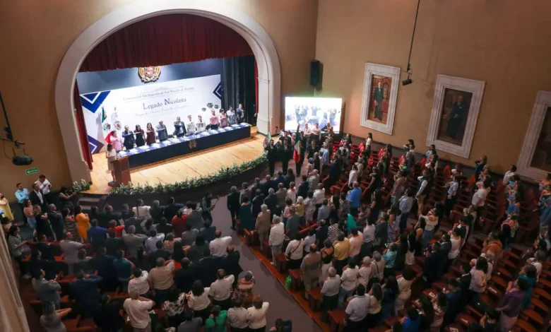 Entregaron el reconocimiento Legado Nicolaita a profesores de 34 dependencias universitarias