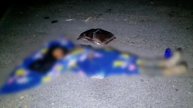 Otra vez abandonan un cadáver bajo un puente en Apatzingán