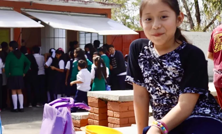 Pide SEE a escuelas ser flexibles con uso de uniforme por onda de calor