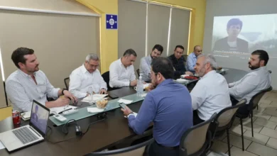 Bedolla y exportadores de berries impulsarán la formalización laboral de jornaleros