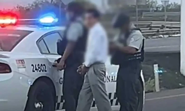 Detienen a conductor de autobús de pasajeros por manejar borracho