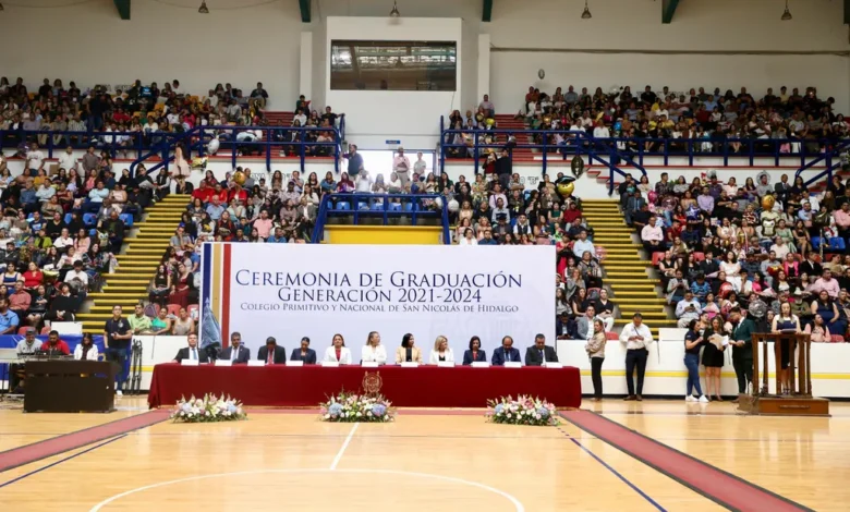 Egresa primera generación del Colegio Primitivo y Nacional de San Nicolás de Hidalgo