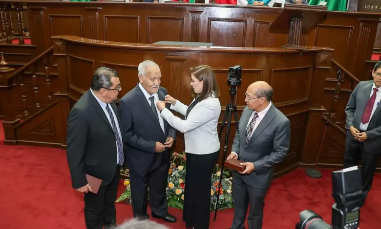 Reconoce 75 Legislatura a Juan Bosco Martínez y a Nicolás De La Torre con la Condecoración “Melchor Ocampo”