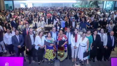 SEE reconoce a maestros con 30 años de labor docente