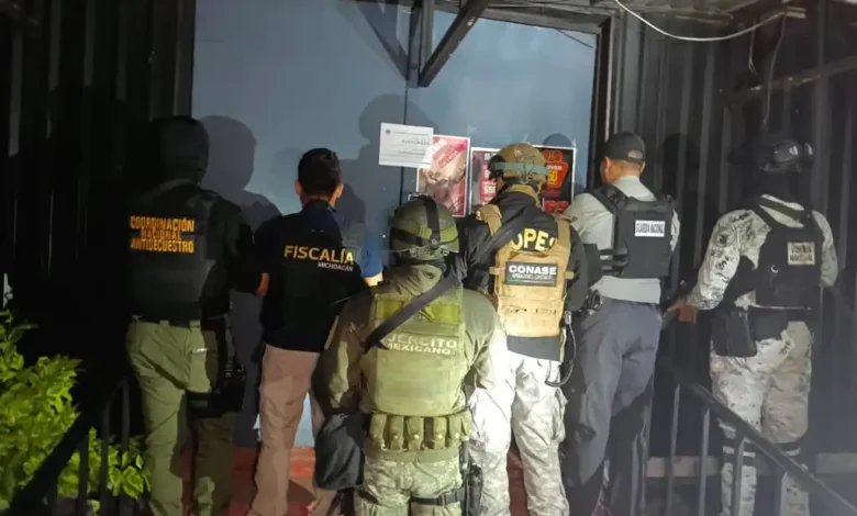 Droga decomisada y dos detenidos por cateo en Pátzcuaro