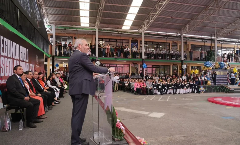 El gobernador Alfredo Ramírez Bedolla clausuró el ciclo escolar 2023-2024