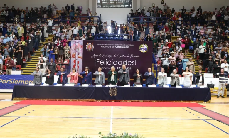 Entregan cartas de pasante a la generación 2019-2024 de Cirujanos Dentistas de la UMSNH