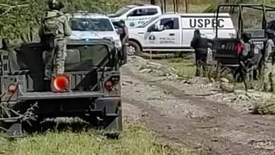 Hallan dos ejecutados en una camioneta, en Uruapan