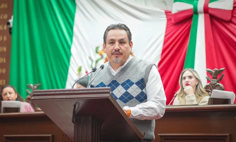 Logra Víctor Manríquez protección a favor de los niños y adolescentes, al garantizar su salud mental en Ley