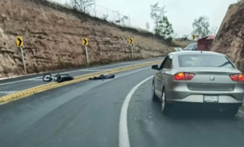 Motociclista derrapó y quedó herido, en Morelia