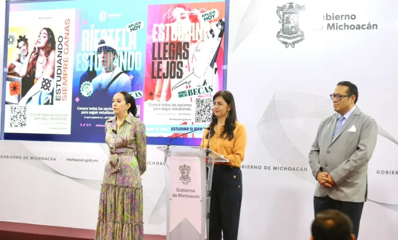 Nueva plataforma acerca becas para que jóvenes sigan estudiando