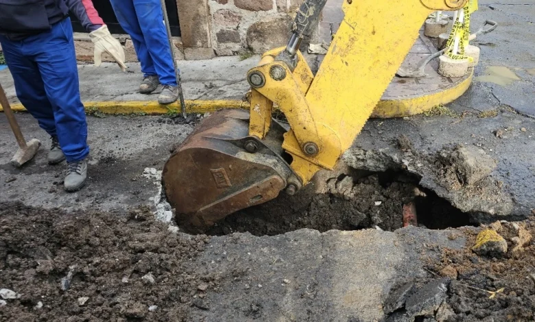 OOAPAS repara línea sanitaria en Sánchez de Tagle y Bartolomé de las Casas
