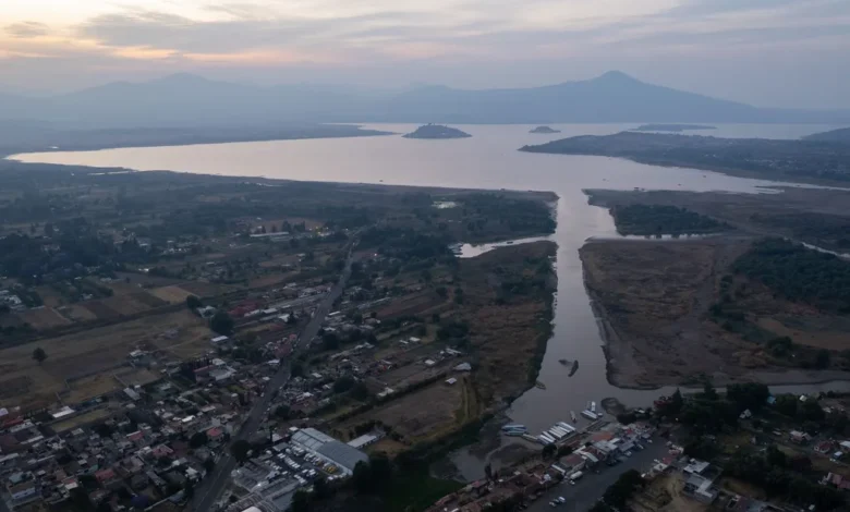 Se ampliarán empleos temporales para reforestar cuenca del lago de Pátzcuaro