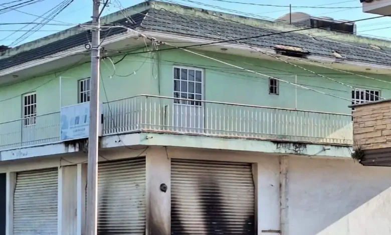Agreden con bombas una paquetería de Uruapan