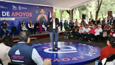 Entrega Bedolla apoyos a familias cuidadoras de niños con cáncer