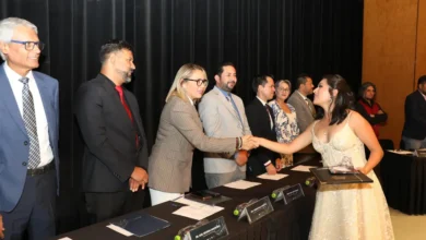 Entregaron cartas de pasante a graduados de la Licenciatura en Arquitectura de la UMSNH