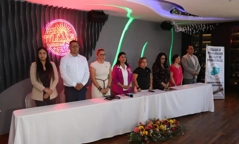 Llenan la matrícula de Trabajo Social en la UMSNH