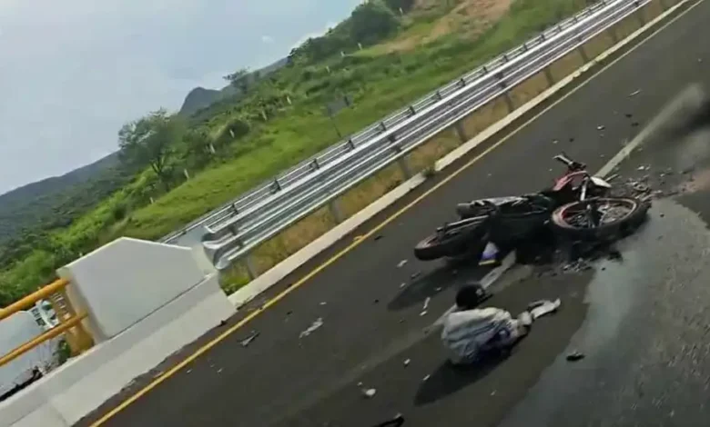 Mueren dos por accidente de en una moto, en la Autopista de Occidente
