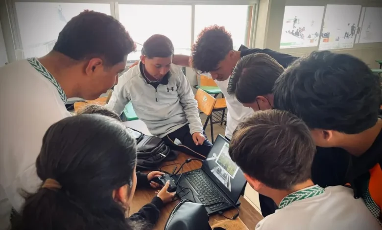 Rífatela estudiando una de las 42 carreras técnicas profesionales