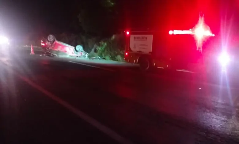 Una volcadura dejó saldo de siete lesionados, en la Morelia-Pátzcuaro