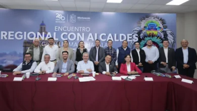 Bedolla pide a alcaldes cerrar filas para rehabilitación de carreteras federales