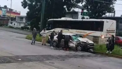 Choca un torton contra un coche particular, en Uruapan