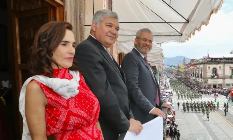 Con Desfile Cívico Militar celebra Michoacán el 259 Aniversario del Natalicio de Morelos