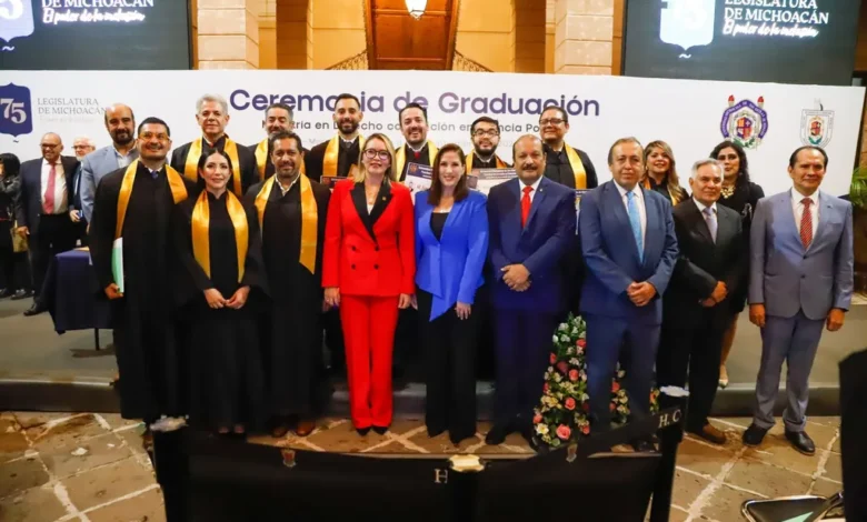 El Diputado Jesús Hernández y trabajadores del Congreso del Estado culminaron estudios de Posgrado