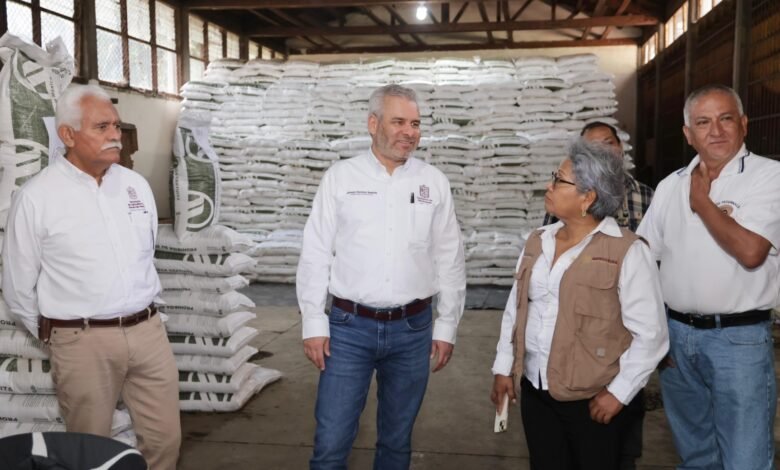 Ver más información del Gobierno Síguenos en: Facebook/NoticiasEnSintesis Twitter@NsintesisMich