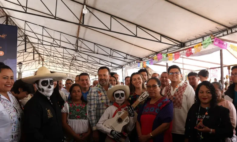 Arranca en Pátzcuaro el Tianguis Artesanal de Noche de Muertos