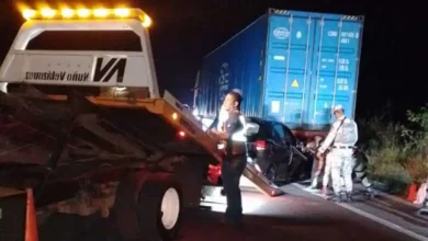 Choque entre coche y camión dejó un muerto y un herido como saldo