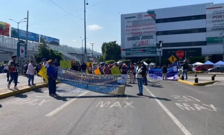 Muy escasa convocatoria tuvo una marcha de la CNTE este viernes