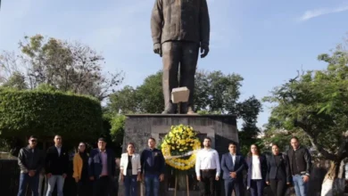 Octavio Ocampo montó guardia en conmemoración del 54 aniversario luctuoso de Lázaro Cárdenas