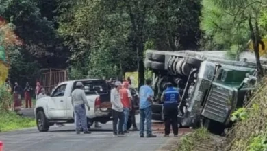 Volcó trailer con combustible