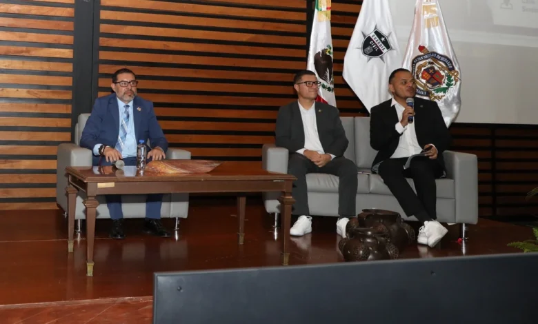 Ver más información del Gobierno Síguenos en: Facebook/NoticiasEnSintesis Twitter@NsintesisMich